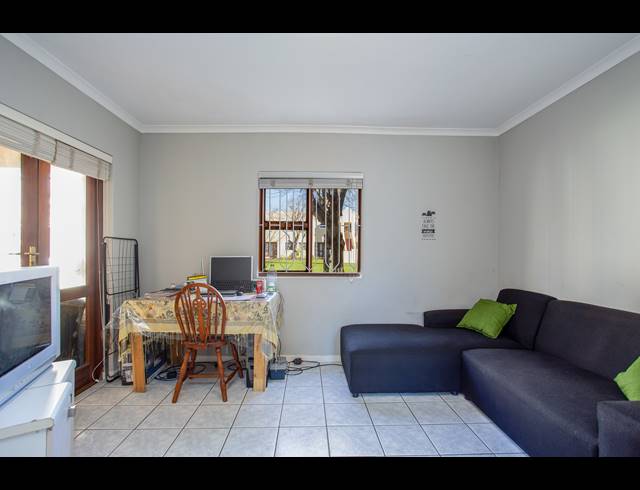 1 BEDROOM APARTMENT FOR SALE IN KENILWORTH